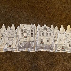 LACE Table Runner White Neighborhood of cottages (Heritage?)
